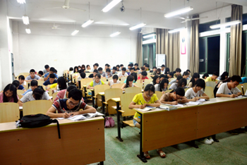 如何安排晚上學(xué)習(xí)提高學(xué)習(xí)效率