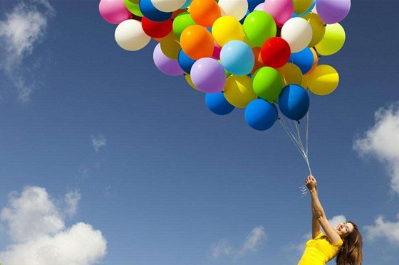 氣球為什么會飛上天,氣球里面充的什么氣體