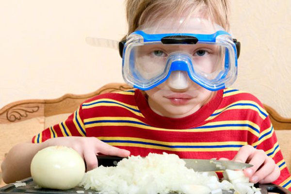 切洋蔥為什么會流淚,洋蔥怎么切不辣眼睛