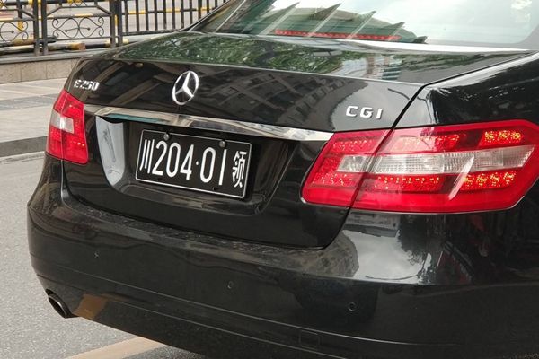 邁巴赫為什么掛黃牌,邁巴赫車(chē)多少錢(qián)