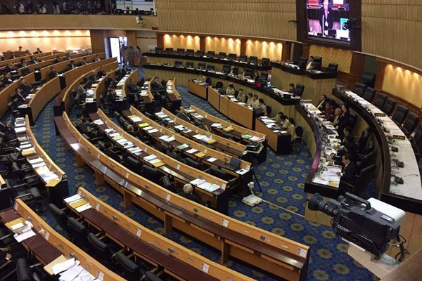 彈劾現(xiàn)場(chǎng)