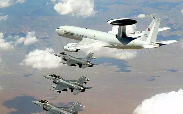 日本——波音E-767預(yù)警機(jī)