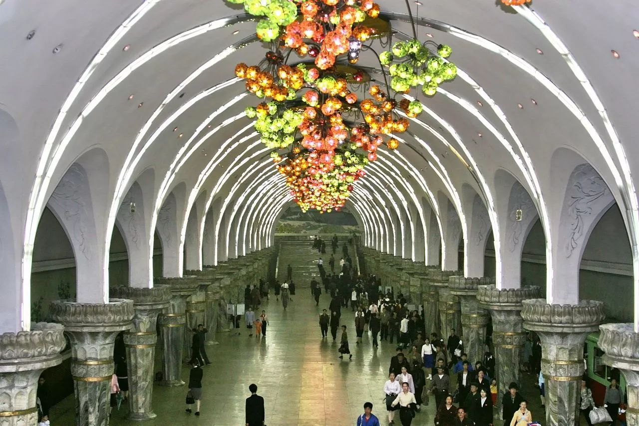 同是地鐵為什么有的叫subway，有的卻叫metro？