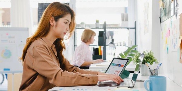 文科女生學(xué)什么專業(yè)就業(yè)前景好,文科女生最吃香的專業(yè)