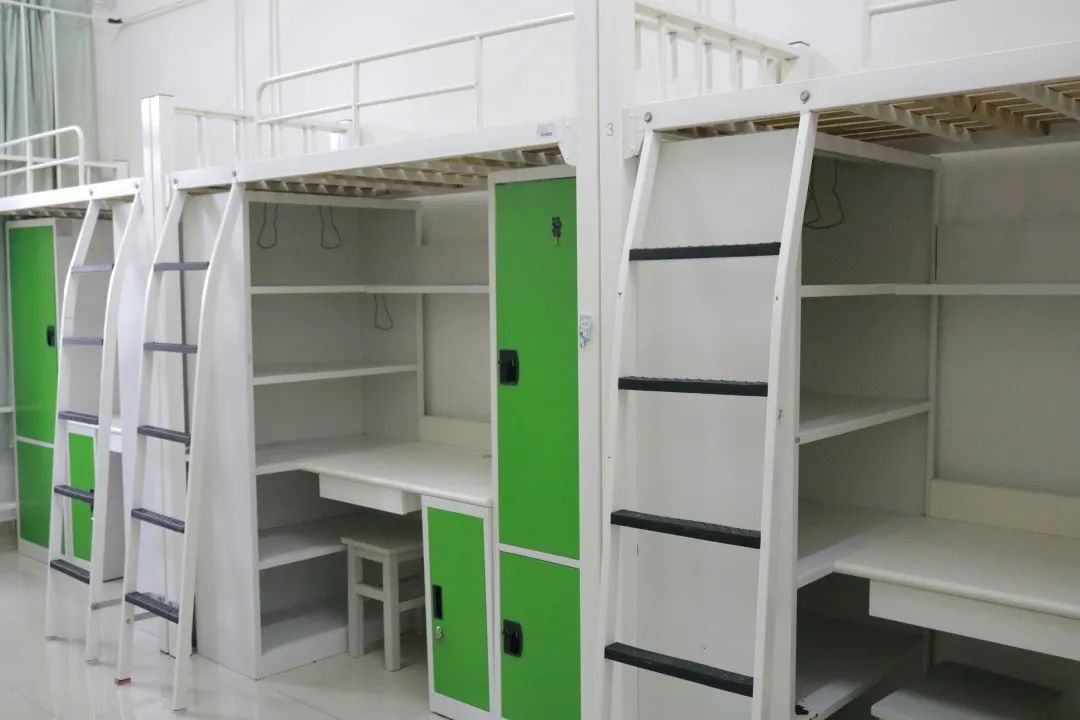 上海健康醫(yī)學(xué)院宿舍條件怎么樣,有空調(diào)和獨(dú)立衛(wèi)生間嗎？（附宿舍圖片）