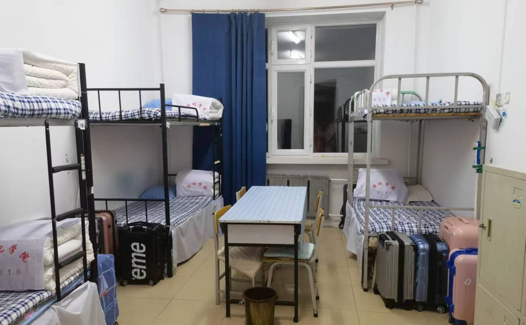 綏化學(xué)院宿舍條件怎么樣,有空調(diào)和獨立衛(wèi)生間嗎？（附宿舍圖片）