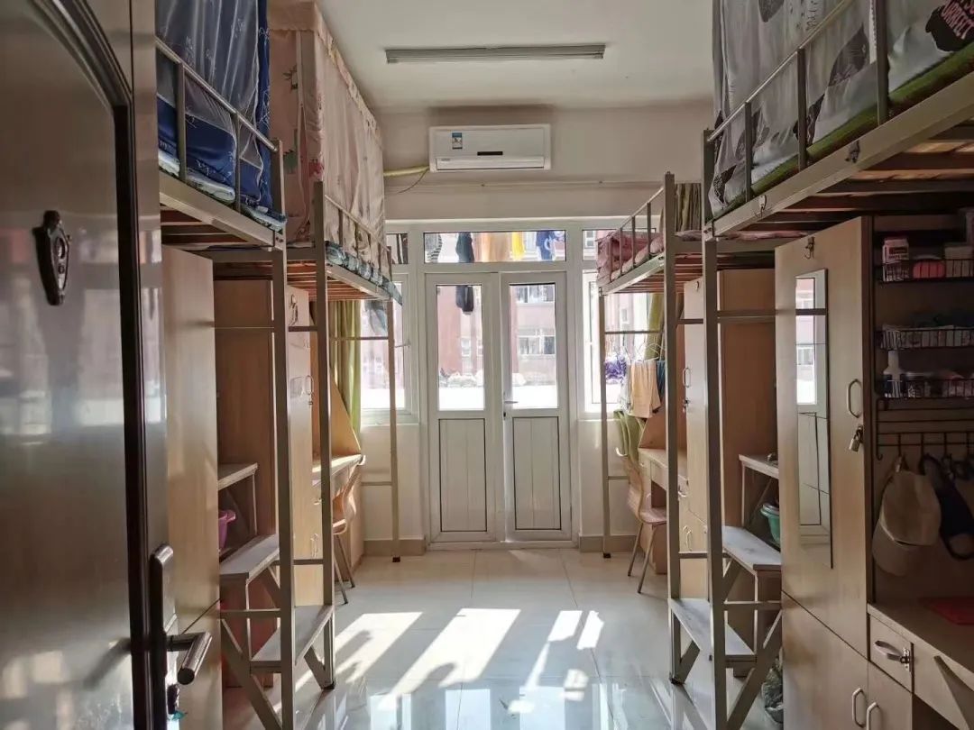 無(wú)錫太湖學(xué)院宿舍條件怎么樣,有空調(diào)和獨(dú)立衛(wèi)生間嗎？（附宿舍圖片）