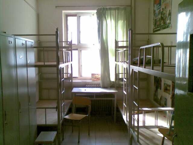 北京電子科技學(xué)院宿舍條件怎么樣,有空調(diào)和獨(dú)立衛(wèi)生間嗎？（附宿舍圖片）