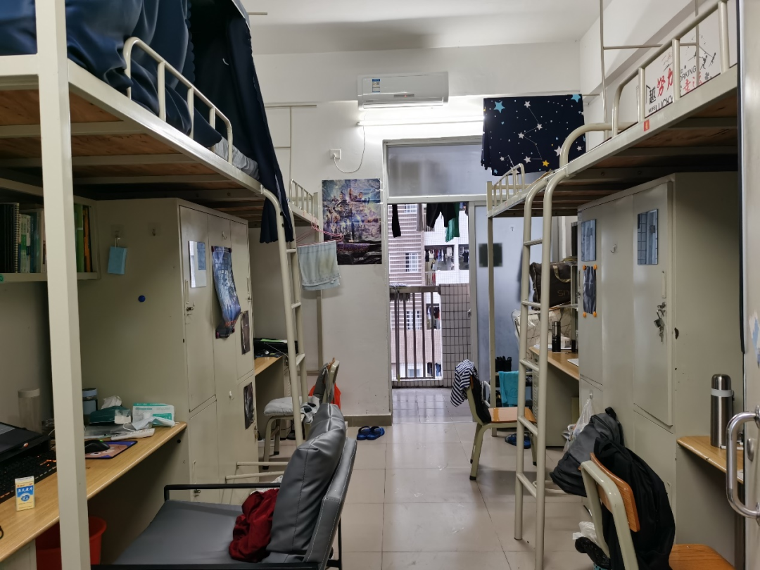 五邑大學(xué)宿舍條件怎么樣,有空調(diào)和獨(dú)立衛(wèi)生間嗎？（附宿舍圖片）