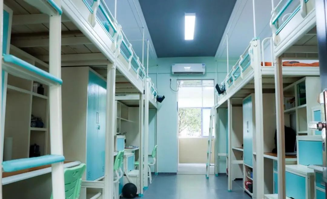 武昌工學(xué)院宿舍條件怎么樣,有空調(diào)和獨(dú)立衛(wèi)生間嗎？（附宿舍圖片）