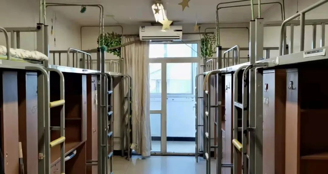 中國(guó)農(nóng)業(yè)大學(xué)宿舍條件怎么樣,有空調(diào)和獨(dú)立衛(wèi)生間嗎？（附宿舍圖片）