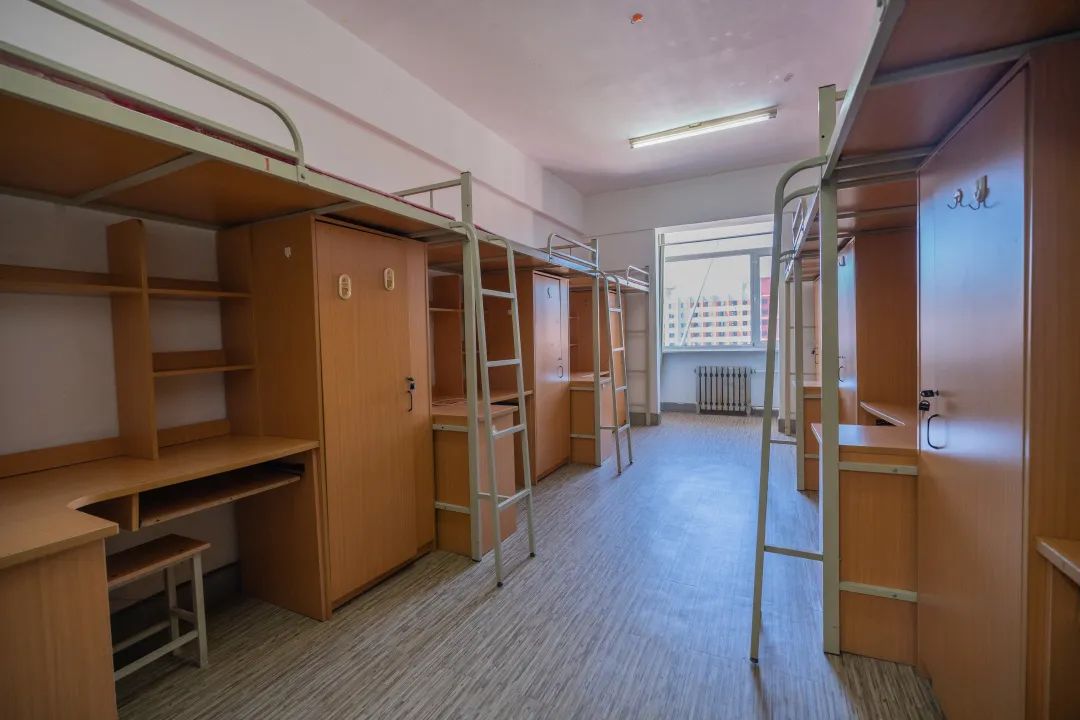 遼寧中醫(yī)藥大學宿舍條件怎么樣,有空調(diào)和獨立衛(wèi)生間嗎？（附宿舍圖片）