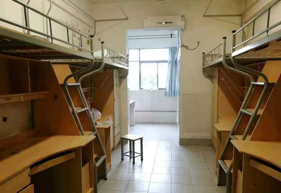 江南大學(xué)宿舍條件怎么樣,有空調(diào)和獨立衛(wèi)生間嗎？（附宿舍圖片）