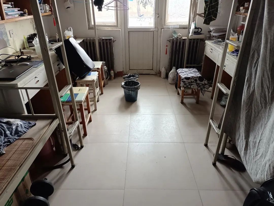 中原工學院宿舍條件怎么樣,有空調(diào)和獨立衛(wèi)生間嗎？（附宿舍圖片）