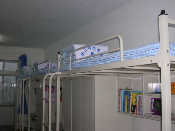 鞍山師范學(xué)院宿舍條件怎么樣,有空調(diào)和獨(dú)立衛(wèi)生間嗎？（附宿舍圖片）