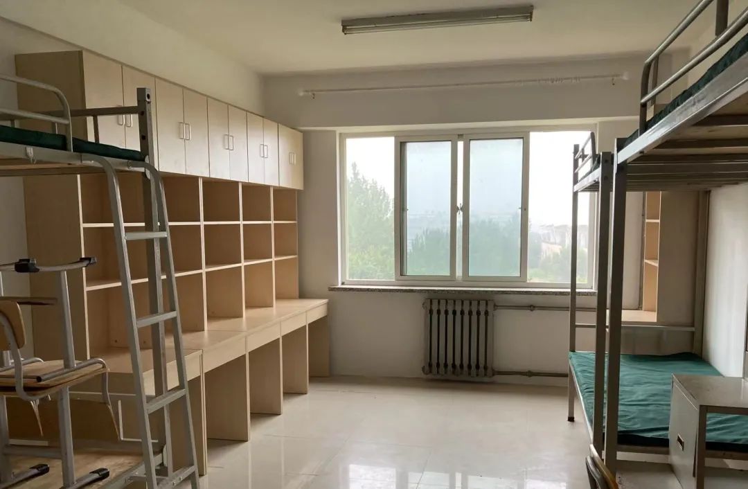 遼寧工程技術(shù)大學(xué)宿舍條件怎么樣,有空調(diào)和獨(dú)立衛(wèi)生間嗎？（附宿舍圖片）