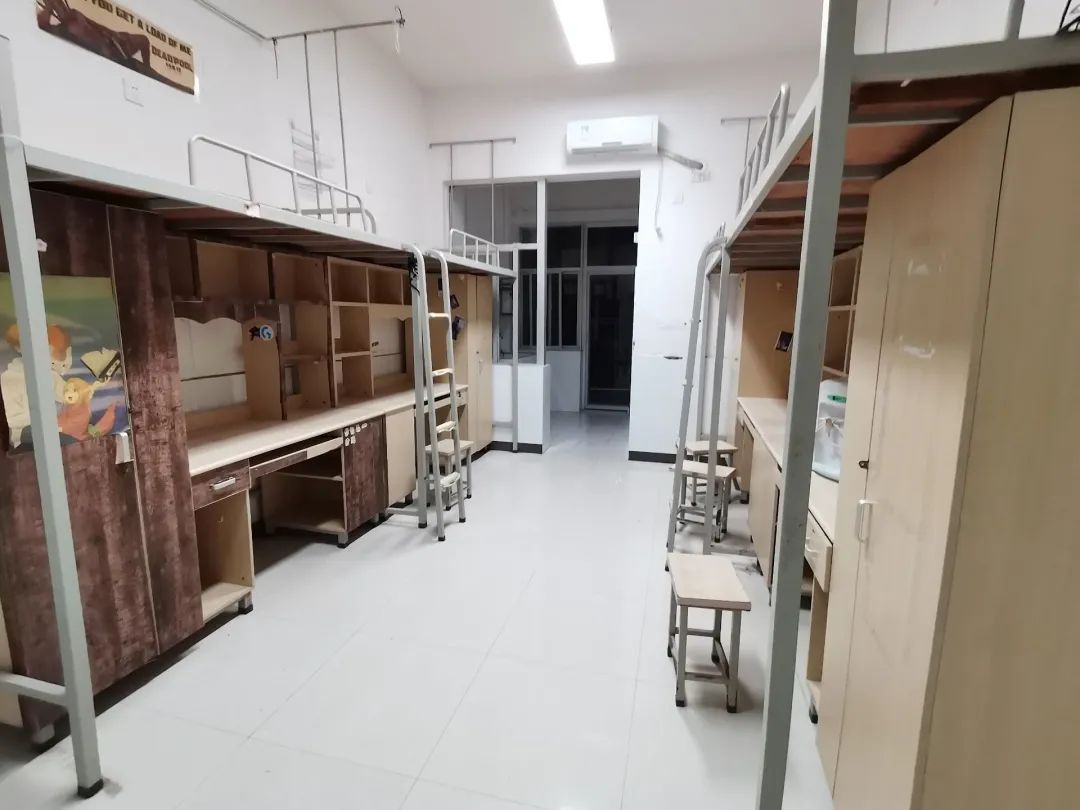 桂林醫(yī)學(xué)院宿舍條件怎么樣,有空調(diào)和獨(dú)立衛(wèi)生間嗎？（附宿舍圖片）