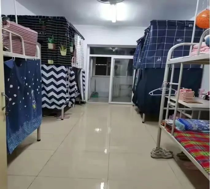 陜西學(xué)前師范學(xué)院宿舍條件怎么樣,有空調(diào)和獨(dú)立衛(wèi)生間嗎？（附宿舍圖片）