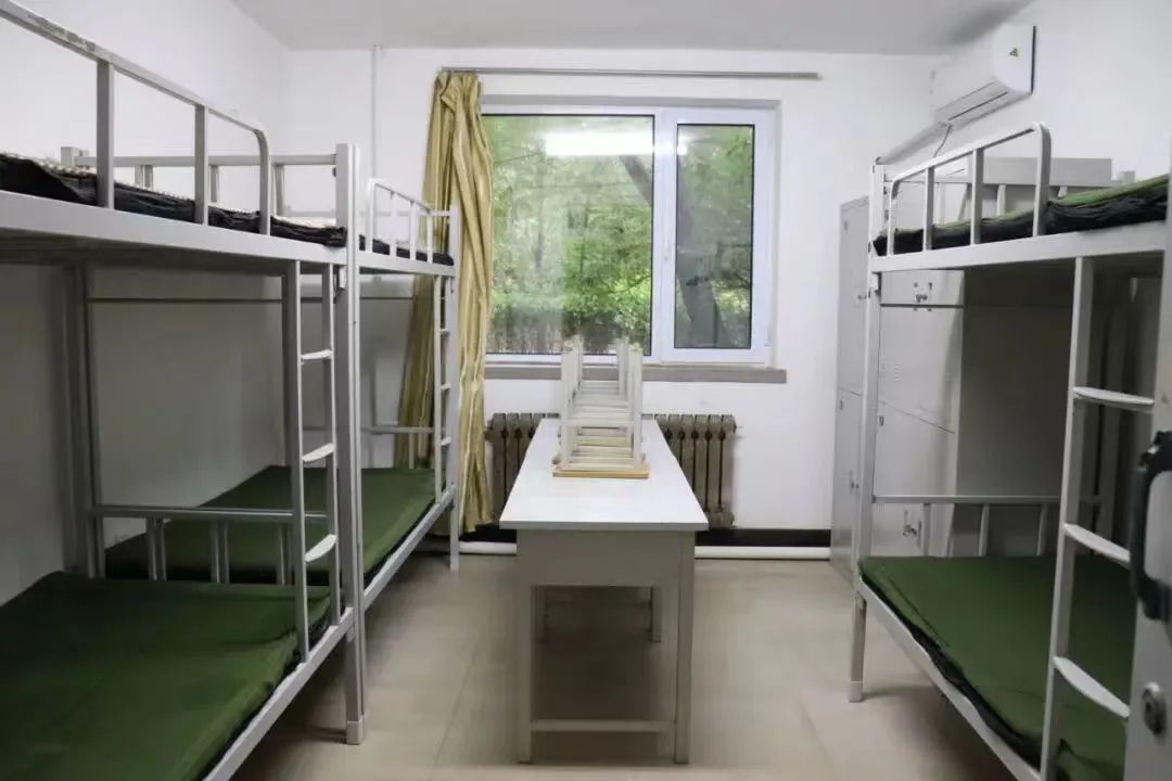 沈陽(yáng)城市建設(shè)學(xué)院宿舍條件怎么樣,有空調(diào)和獨(dú)立衛(wèi)生間嗎？（附宿舍圖片）