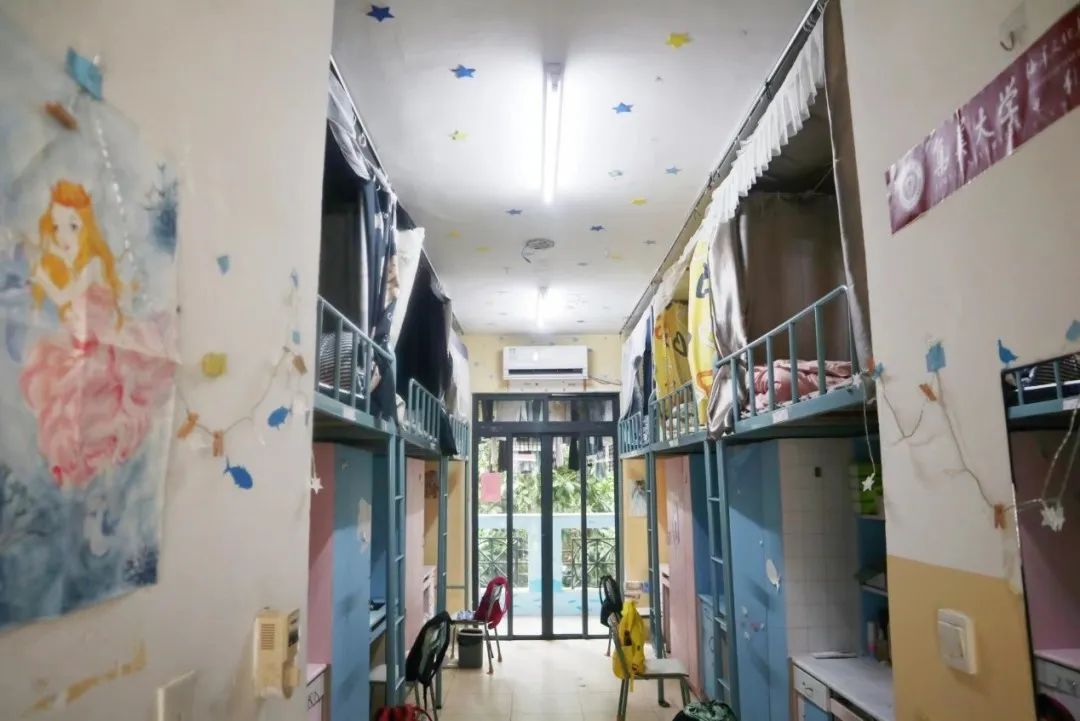 集美大學(xué)宿舍條件怎么樣,有空調(diào)和獨(dú)立衛(wèi)生間嗎？（附宿舍圖片）