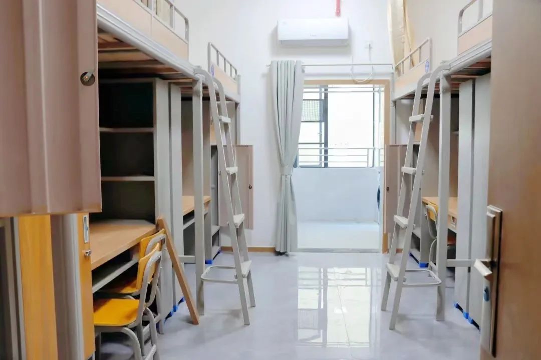 南昌工學(xué)院宿舍條件怎么樣,有空調(diào)和獨(dú)立衛(wèi)生間嗎？（附宿舍圖片）