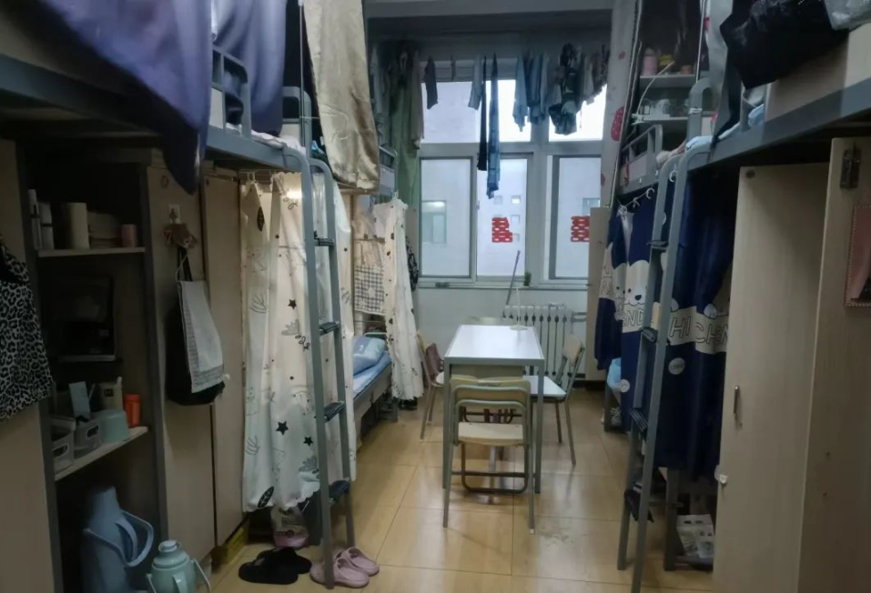 山西傳媒學(xué)院宿舍條件怎么樣,有空調(diào)和獨(dú)立衛(wèi)生間嗎？（附宿舍圖片）