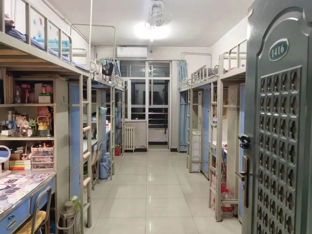 河北醫(yī)科大學(xué)宿舍條件怎么樣,有空調(diào)和獨(dú)立衛(wèi)生間嗎？（附宿舍圖片）