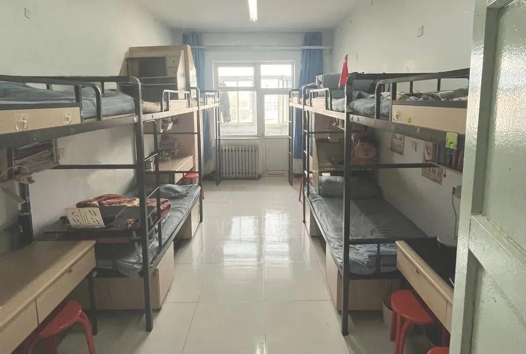 太原工業(yè)學(xué)院宿舍條件怎么樣,有空調(diào)和獨(dú)立衛(wèi)生間嗎？（附宿舍圖片）