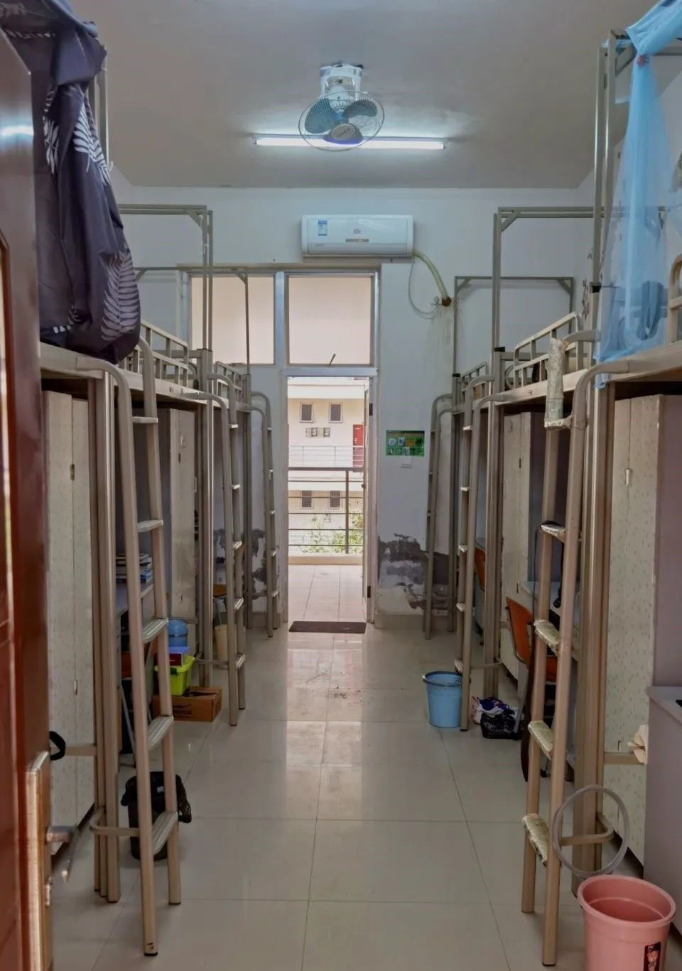 廣西中醫(yī)藥大學(xué)宿舍條件怎么樣,有空調(diào)和獨(dú)立衛(wèi)生間嗎？（附宿舍圖片）