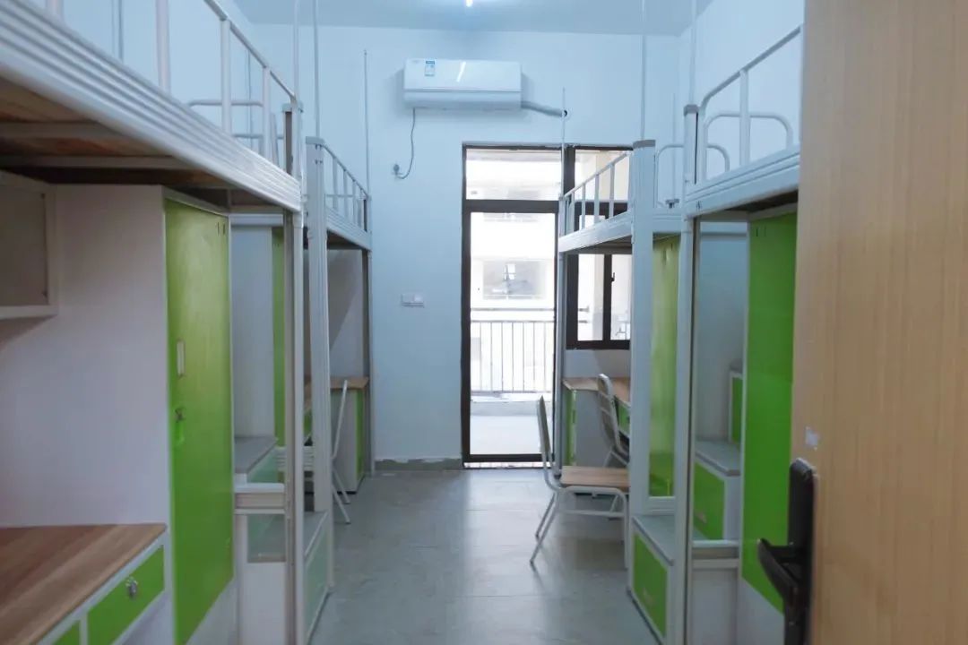 廣東金融學院宿舍條件怎么樣,有空調(diào)和獨立衛(wèi)生間嗎？（附宿舍圖片）