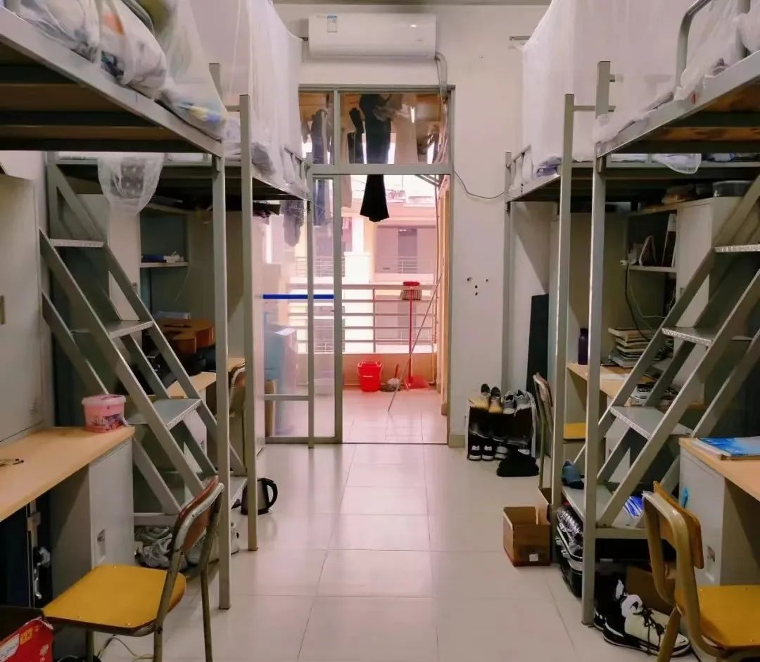 廣東醫(yī)科大學(xué)宿舍條件怎么樣,有空調(diào)和獨(dú)立衛(wèi)生間嗎？（附宿舍圖片）