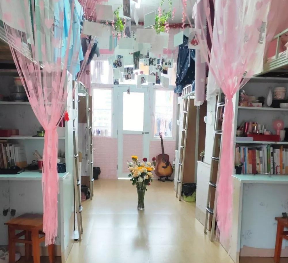 黔南民族師范學(xué)院宿舍條件怎么樣,有空調(diào)和獨(dú)立衛(wèi)生間嗎？（附宿舍圖片）