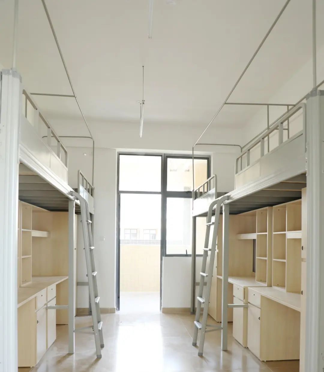 嘉應(yīng)學(xué)院宿舍條件怎么樣,有空調(diào)和獨(dú)立衛(wèi)生間嗎？（附宿舍圖片）