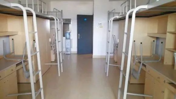 廈門工學(xué)院宿舍條件怎么樣,有空調(diào)和獨(dú)立衛(wèi)生間嗎？（附宿舍圖片）