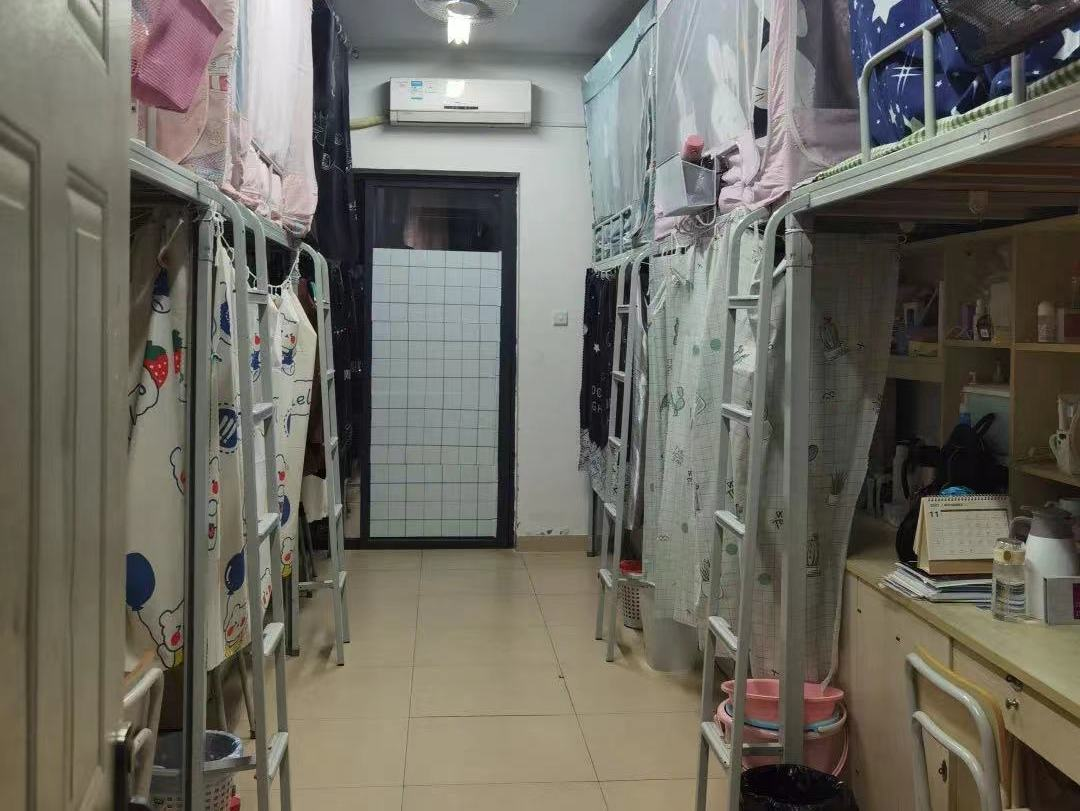 福州理工學(xué)院宿舍條件怎么樣,有空調(diào)和獨立衛(wèi)生間嗎？（附宿舍圖片）