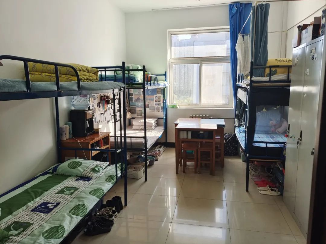 燕山大學(xué)宿舍條件怎么樣,有空調(diào)和獨(dú)立衛(wèi)生間嗎？（附宿舍圖片）