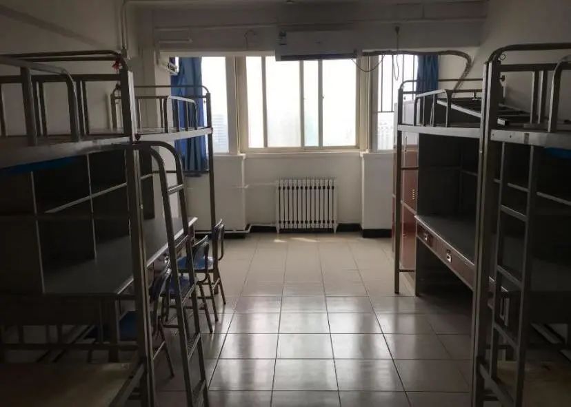 北京外國(guó)語(yǔ)大學(xué)宿舍條件怎么樣,有空調(diào)和獨(dú)立衛(wèi)生間嗎？（附宿舍圖片）