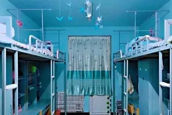 許昌學(xué)院宿舍條件怎么樣,有空調(diào)和獨立衛(wèi)生間嗎？（附宿舍圖片）