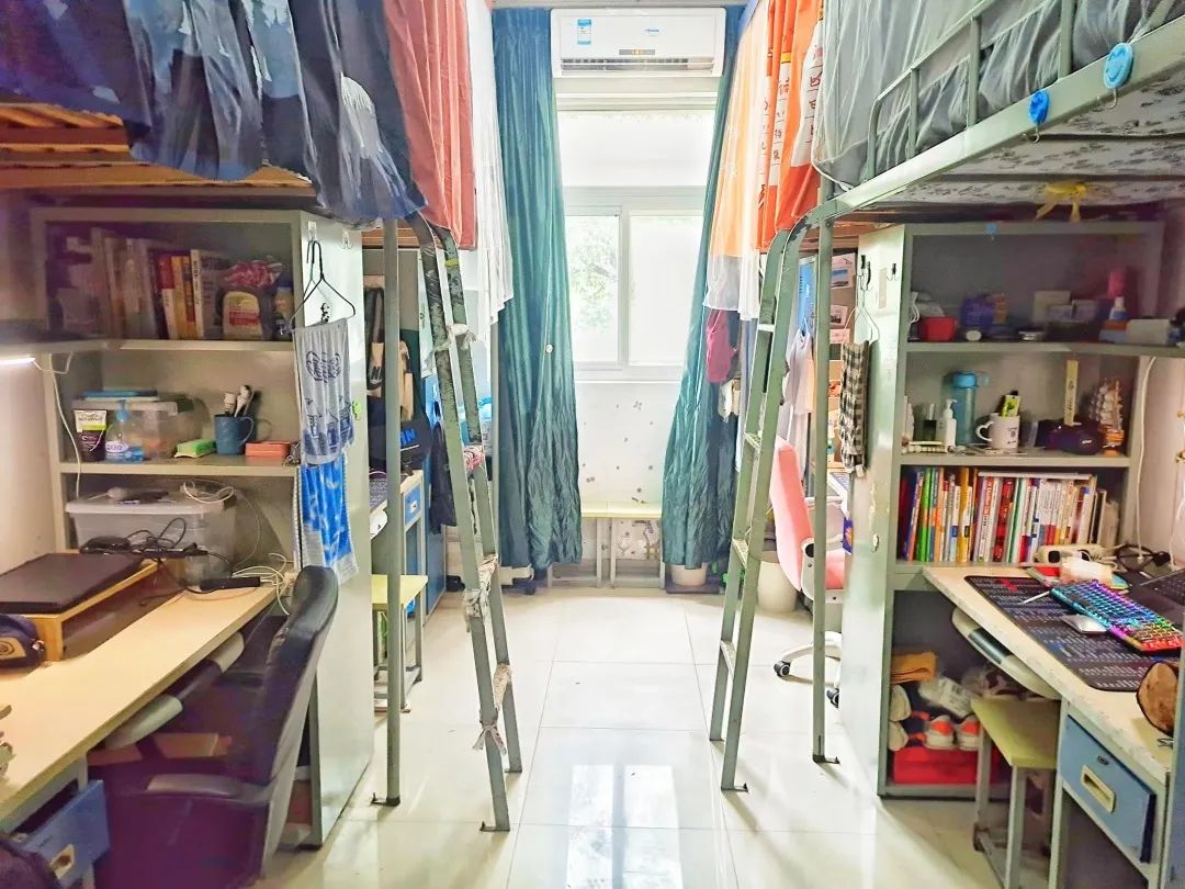 池州學(xué)院宿舍條件怎么樣,有空調(diào)和獨(dú)立衛(wèi)生間嗎？（附宿舍圖片）