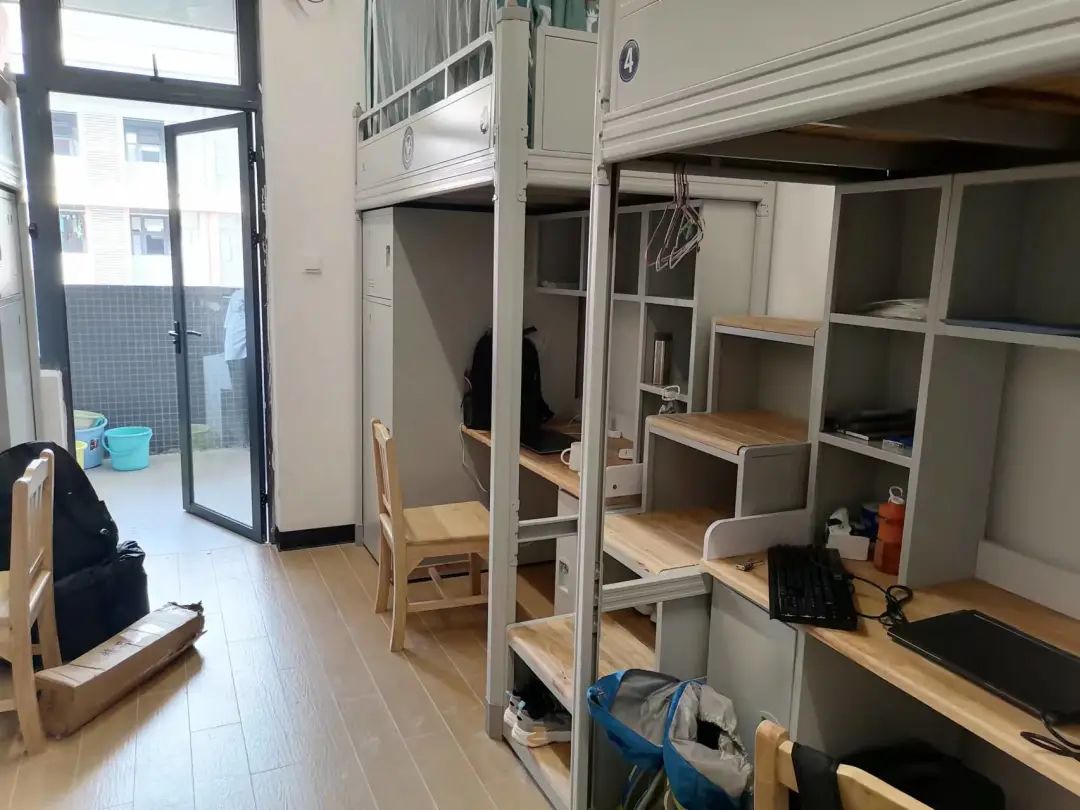 廣州醫(yī)科大學(xué)宿舍條件怎么樣,有空調(diào)和獨(dú)立衛(wèi)生間嗎？（附宿舍圖片）