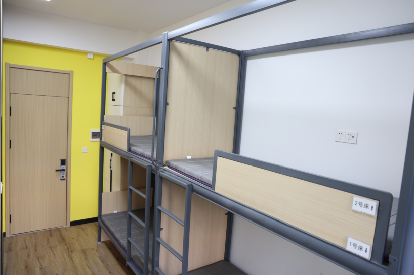 哈爾濱劍橋?qū)W院宿舍條件怎么樣,有空調(diào)和獨(dú)立衛(wèi)生間嗎？（附宿舍圖片）