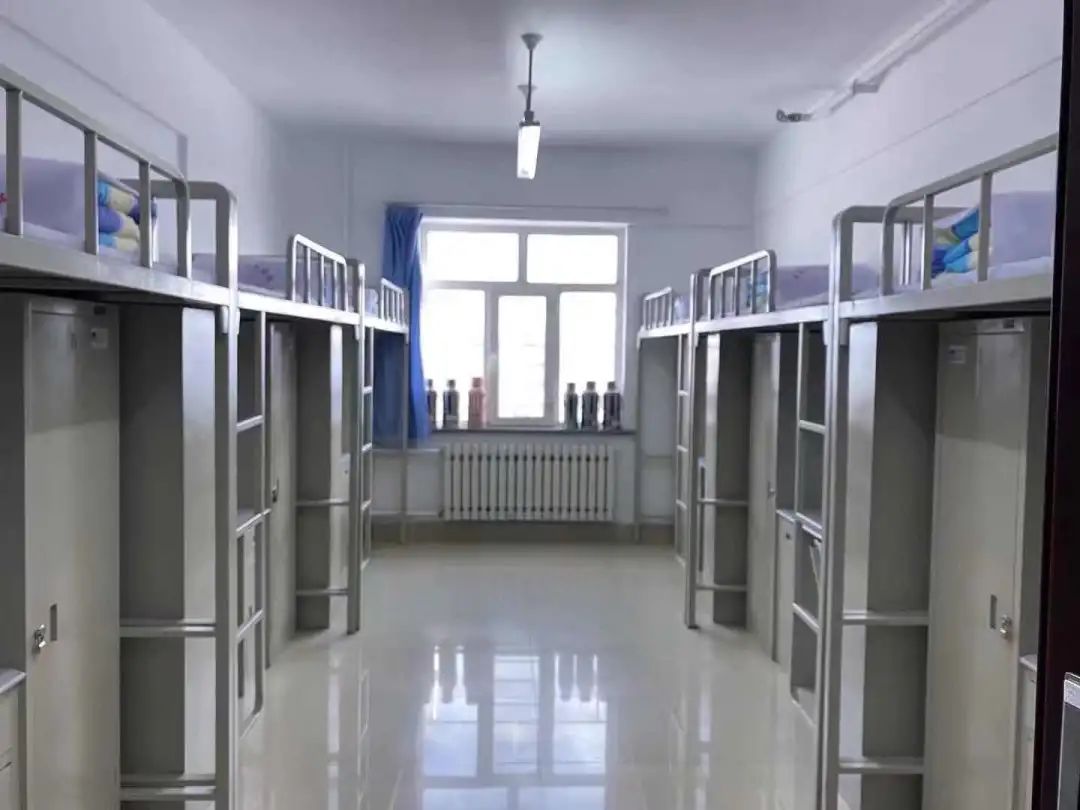 黑龍江工程學(xué)院宿舍條件怎么樣,有空調(diào)和獨(dú)立衛(wèi)生間嗎？（附宿舍圖片）