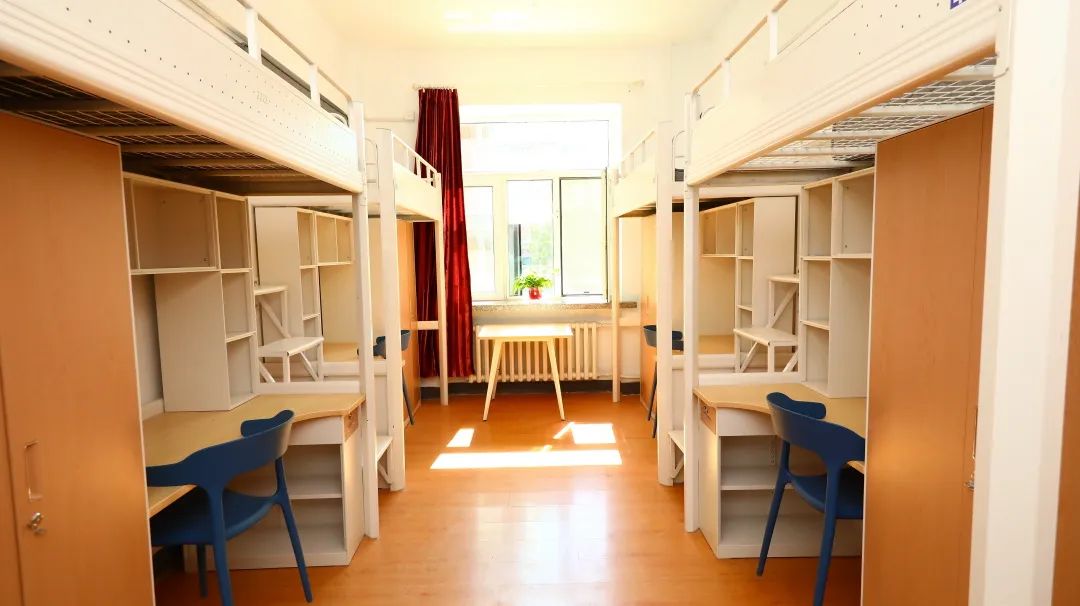 哈爾濱工業(yè)大學宿舍條件怎么樣,有空調和獨立衛(wèi)生間嗎？（附宿舍圖片）