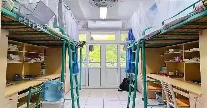 上海商學(xué)院宿舍條件怎么樣,有空調(diào)和獨(dú)立衛(wèi)生間嗎？（附宿舍圖片）