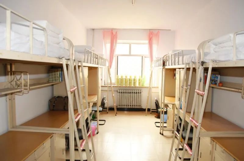 哈爾濱金融學院宿舍條件怎么樣,有空調和獨立衛(wèi)生間嗎？（附宿舍圖片）