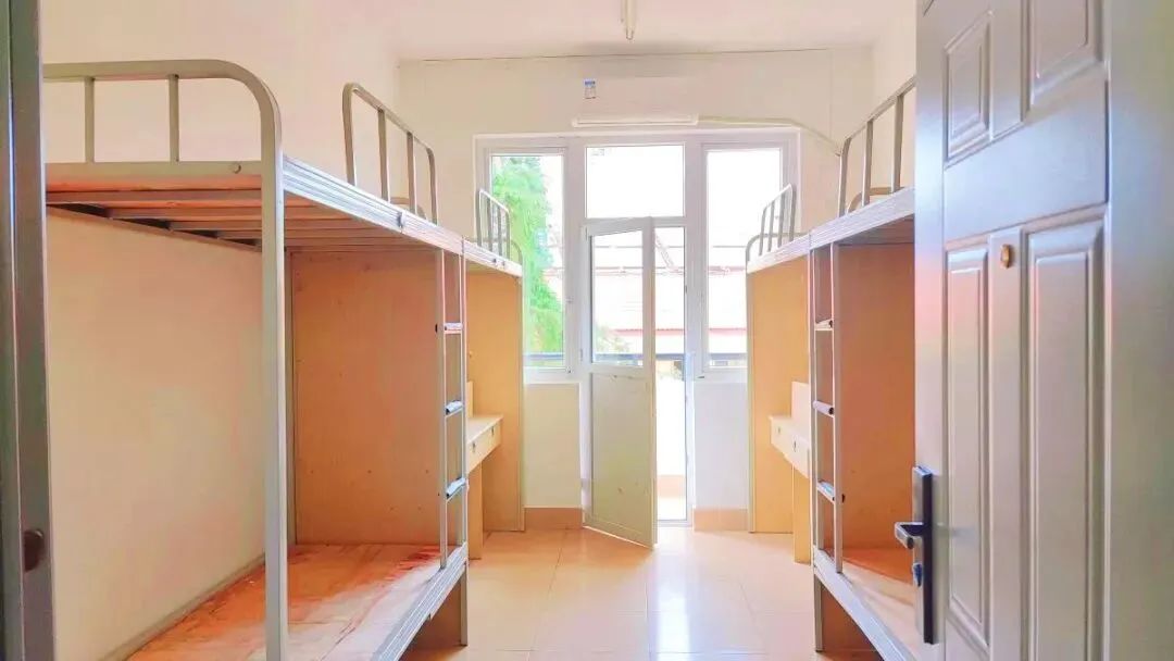 綿陽城市學(xué)院宿舍條件怎么樣,有空調(diào)和獨立衛(wèi)生間嗎？（附宿舍圖片）