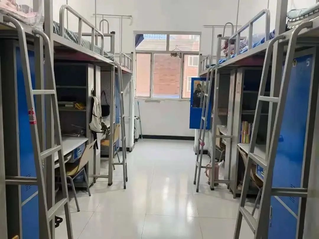 河北農(nóng)業(yè)大學(xué)宿舍條件怎么樣,有空調(diào)和獨立衛(wèi)生間嗎？（附宿舍圖片）