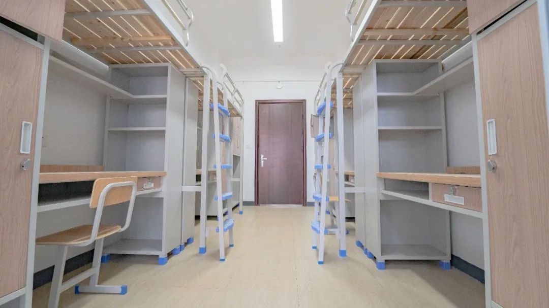 江西科技學(xué)院宿舍條件怎么樣,有空調(diào)和獨(dú)立衛(wèi)生間嗎？（附宿舍圖片）