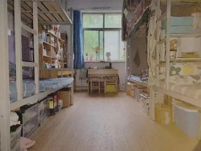 石家莊學(xué)院宿舍條件怎么樣,有空調(diào)和獨(dú)立衛(wèi)生間嗎？（附宿舍圖片）