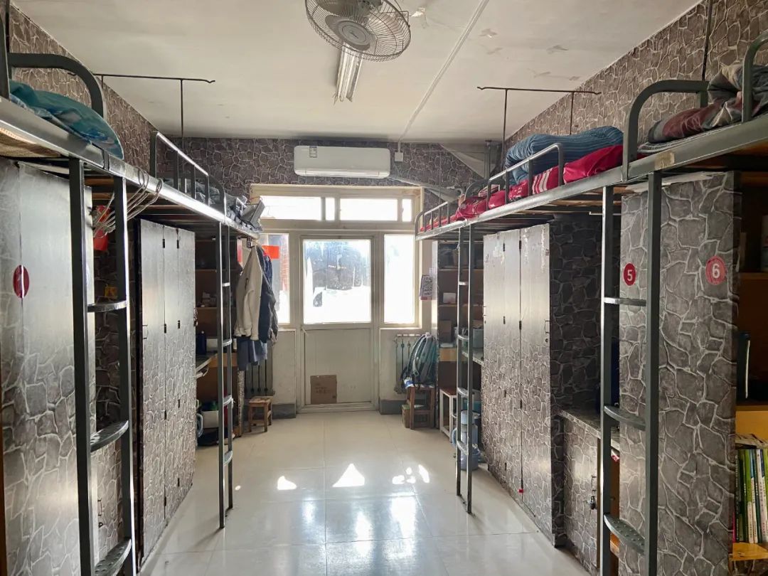 洛陽理工學(xué)院宿舍條件怎么樣,有空調(diào)和獨立衛(wèi)生間嗎？（附宿舍圖片）